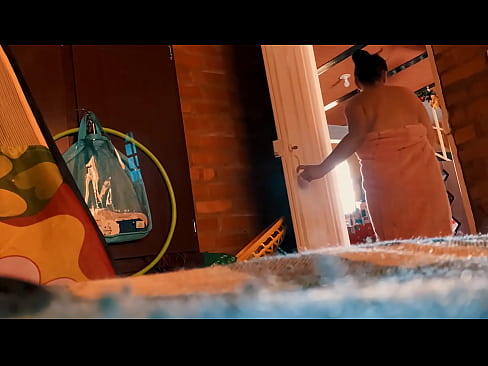 ❤️ मेरो काका मलाई नुहाउने क्रममा पछ्याउँछन्, म नुहाउँदा उहाँले मलाई चुदाउनुहुन्छ। गुदा अश्लील  ❌