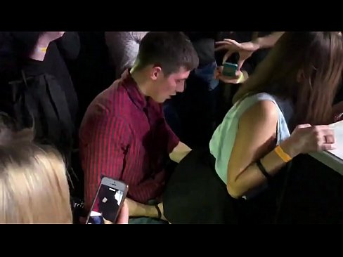 ❤️ एक रूसी नाइट क्लब मा वास्तविक सेक्स। 18 वर्षीया रूसी युवतीले एक नाइट क्लबमा गुदद्वार र योनीमा चुदाइ गुदा अश्लील  ❌